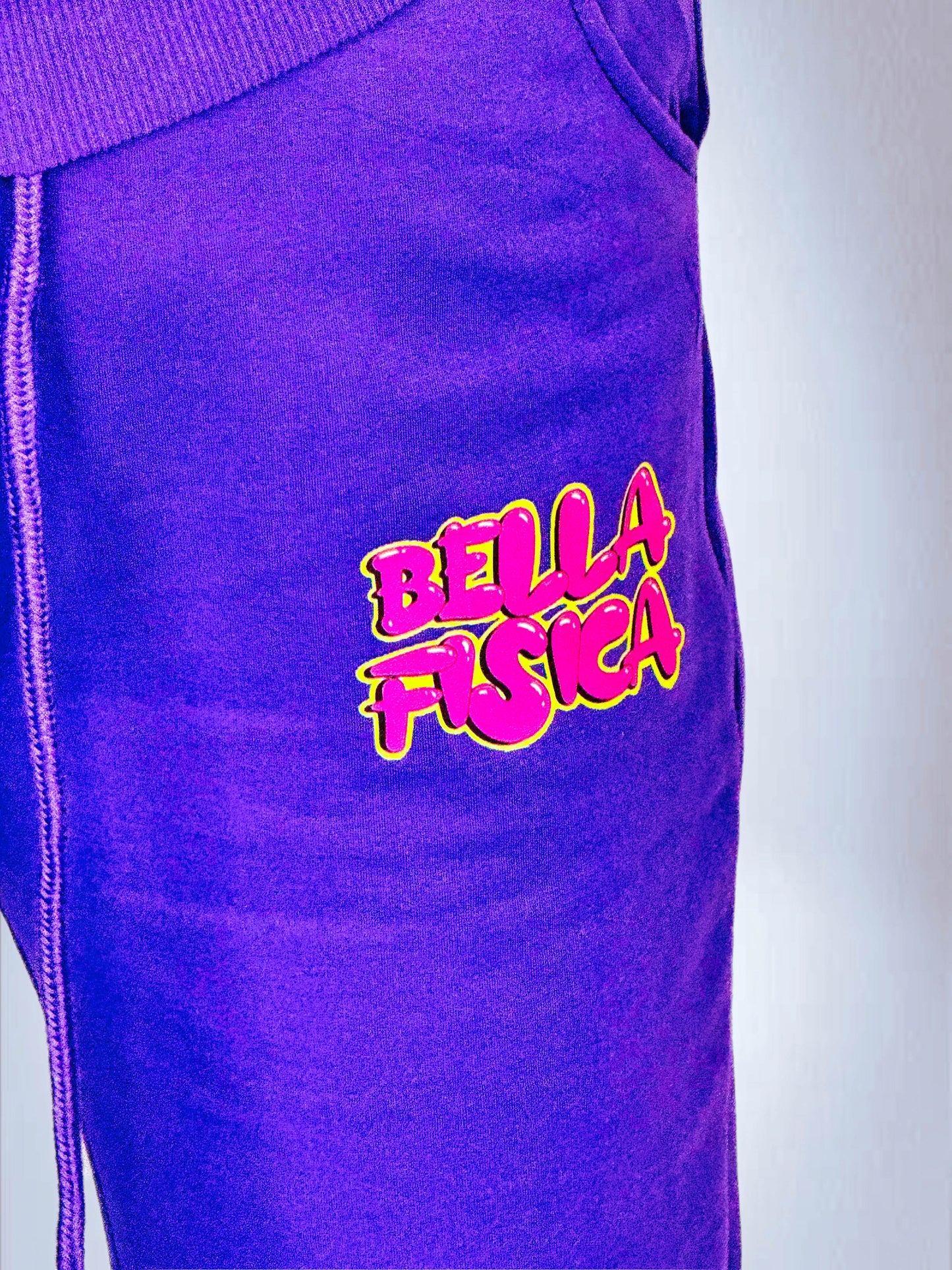 Pantaloni Jogger con Logo in Rilievo: "Bella Fisica"
