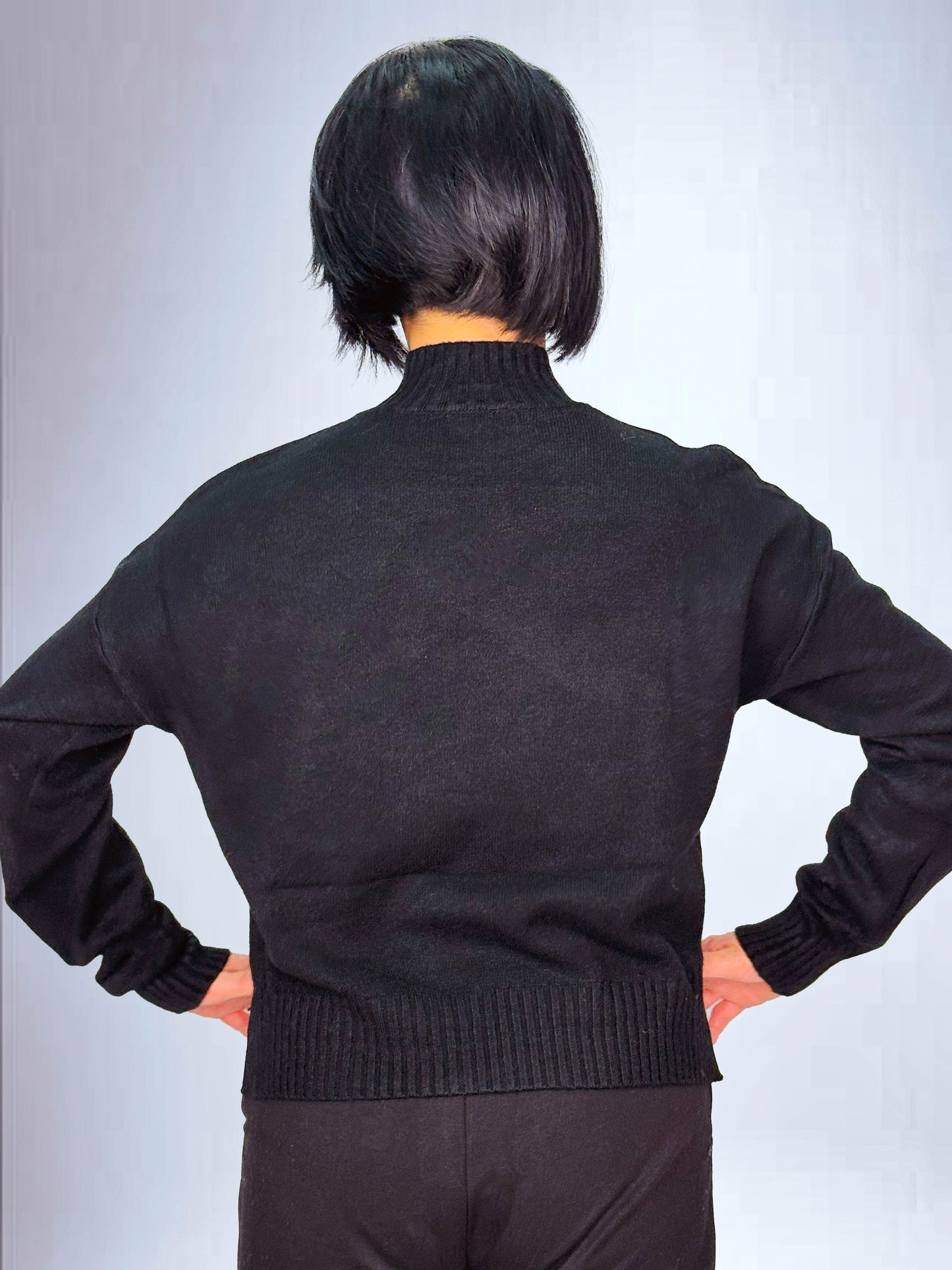 Maglione a Collo Alto con Accento Logo