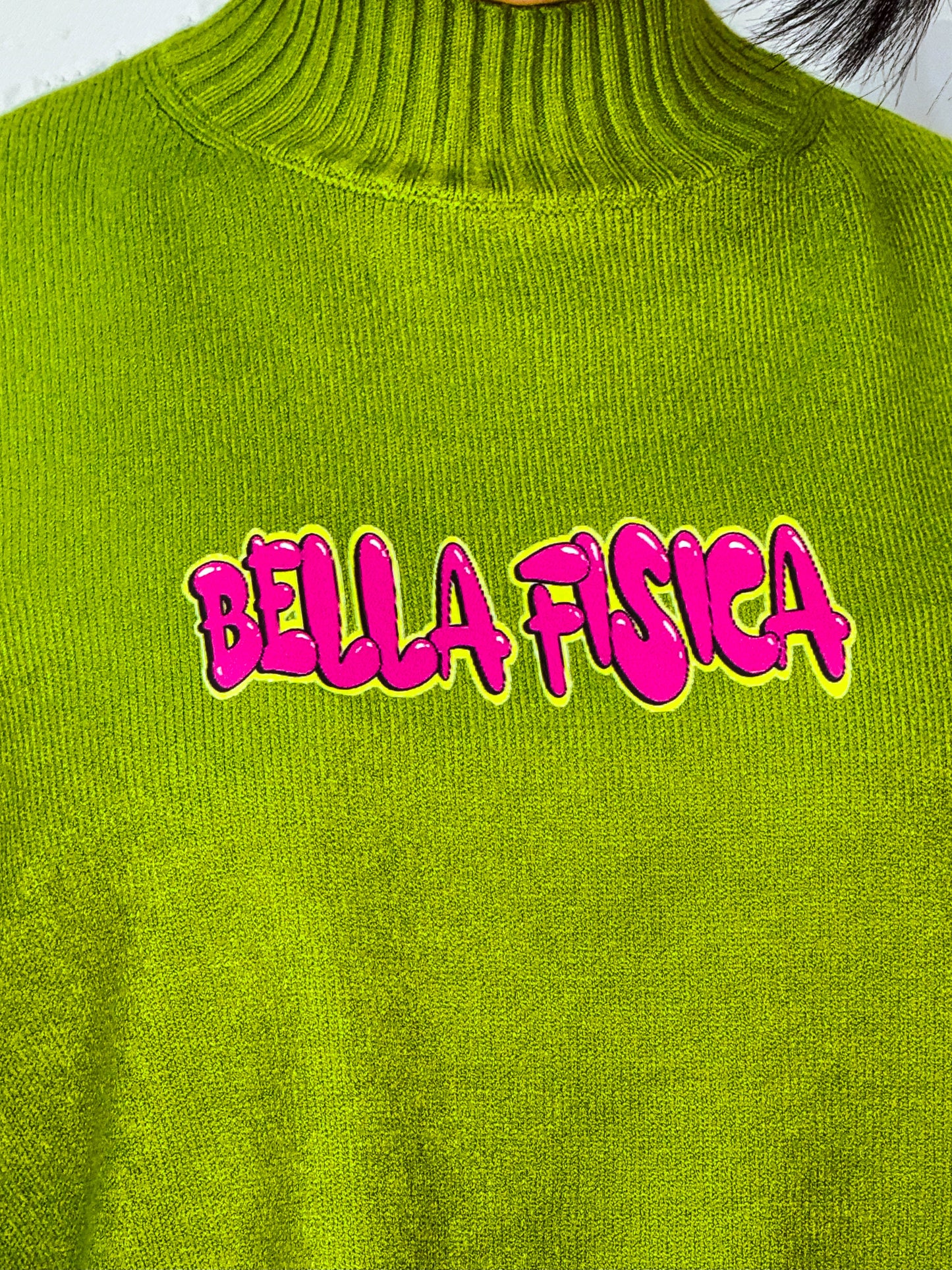 Maglione a Collo Alto con Accento Logo